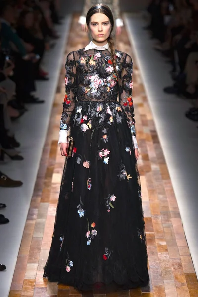 Look 60